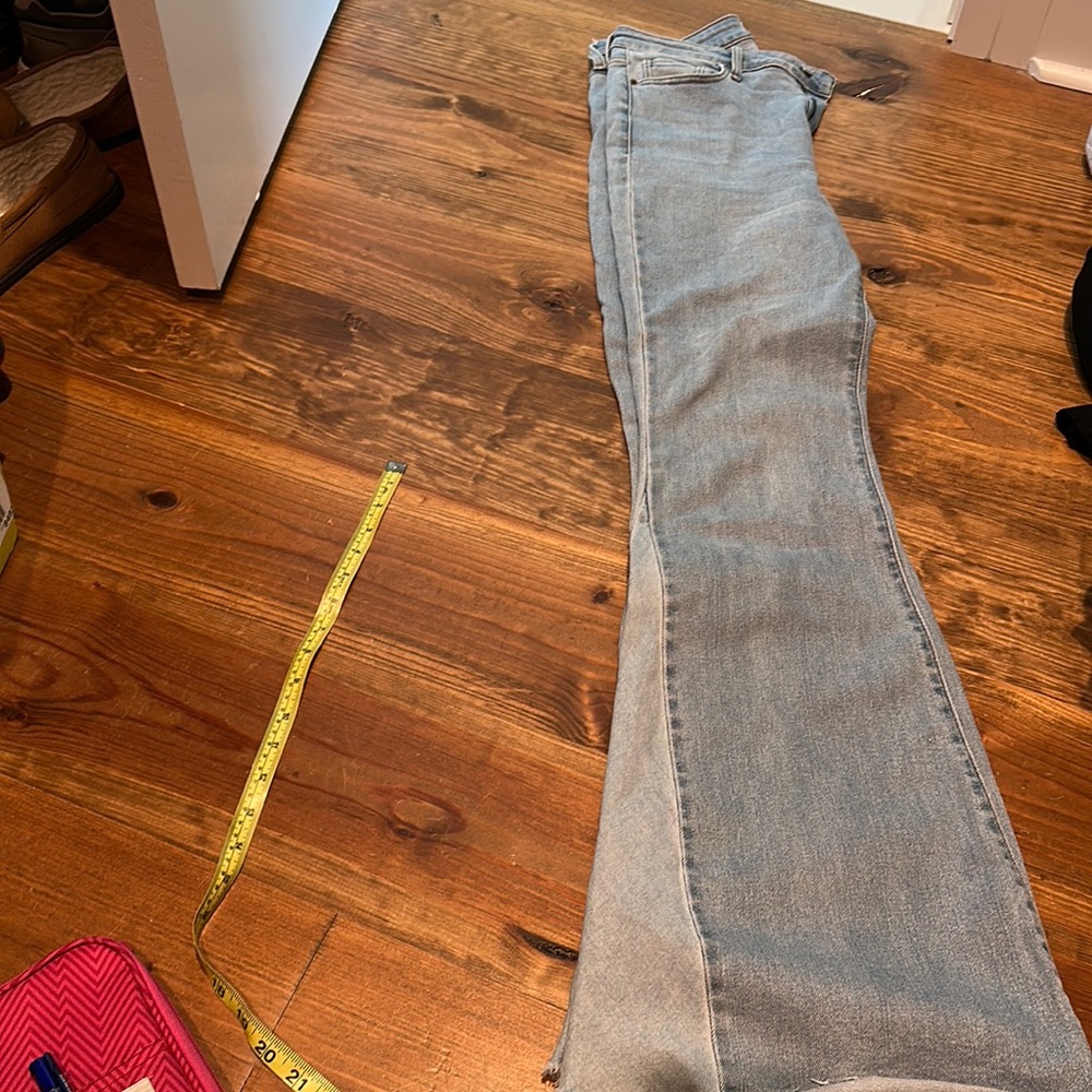 Women’s Cello Flare High Rise Jeans size 9/29